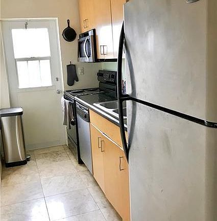 2nd image of 736 NE 13th Ct Unit 21