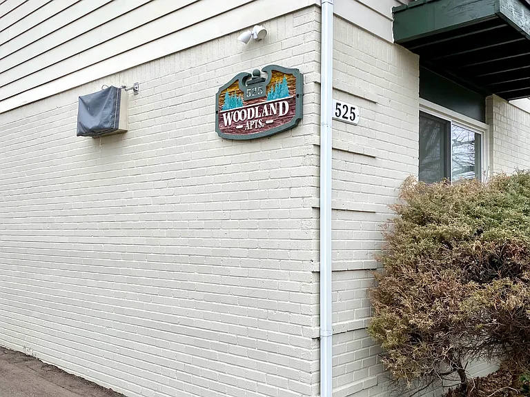525 E Woodland St #1C — Photo 2