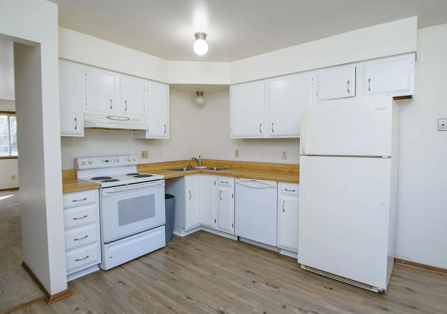 953 High Meadow Drive — Photo 3