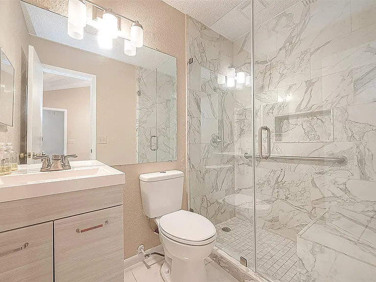 3231 E Heatherock Cir — Photo 26