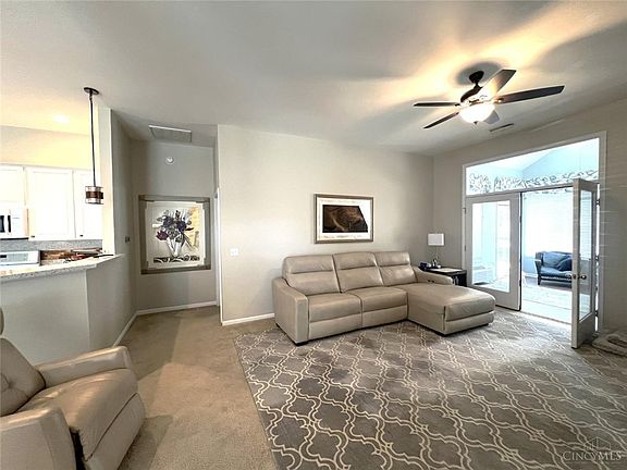 3rd image of 3920 Sandtrap Cir