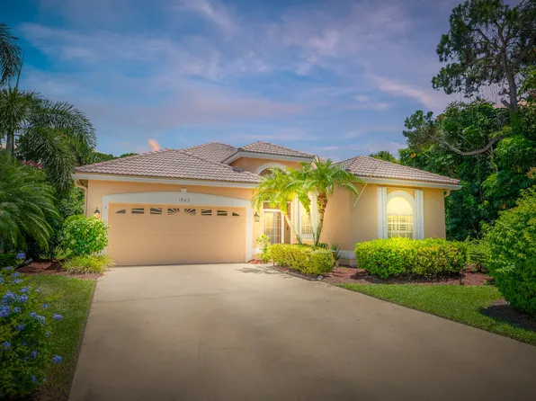 1543 SE Holyrood Lane, Port St Lucie, FL 34952