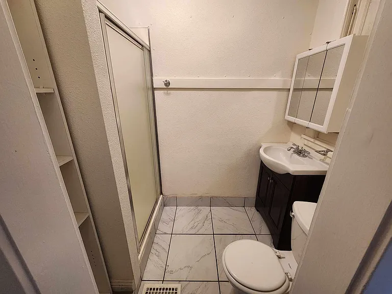 1017 19th Ave #C — Photo 4
