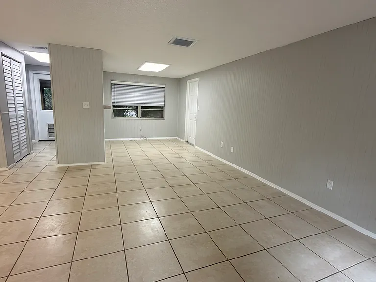 1116 Grantwood Ave — Photo 4