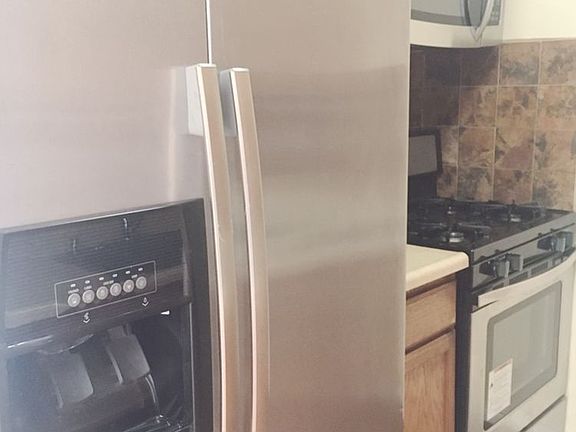 3rd image of 219 Tompkins Ave #2