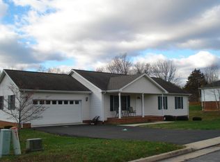 137 Colonnade Ave, Lexington, VA 24450