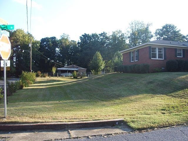 2nd image of 3605 39th St