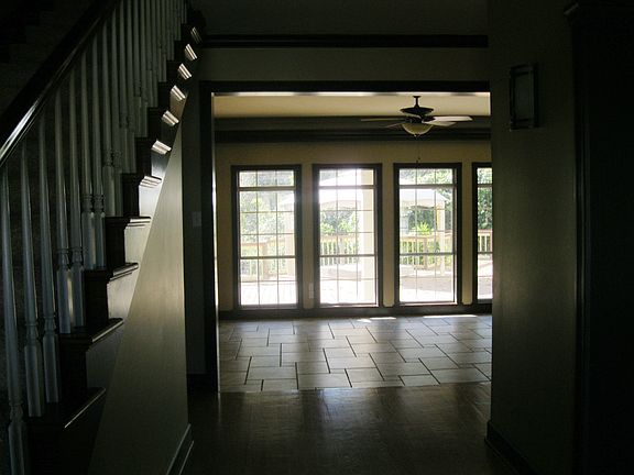 5th image of 201 Camberly Cir