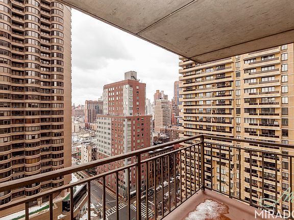 3rd image of 330 E 39th St APT 16C