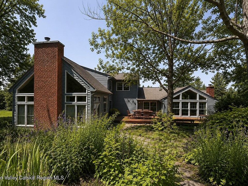 1st image of 136 Rombout Road