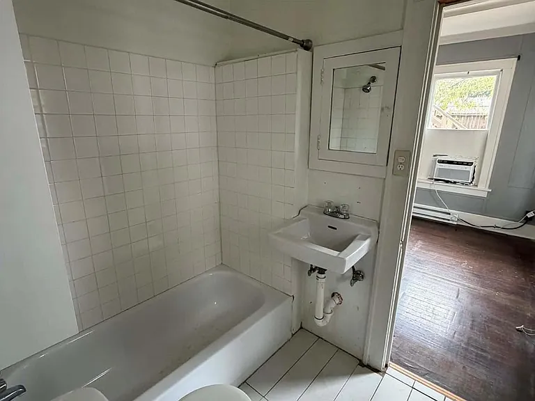 1302 W Bell St #1 — Photo 5