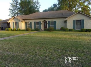 521 Wildwood Dr, Greenville, MS 38701