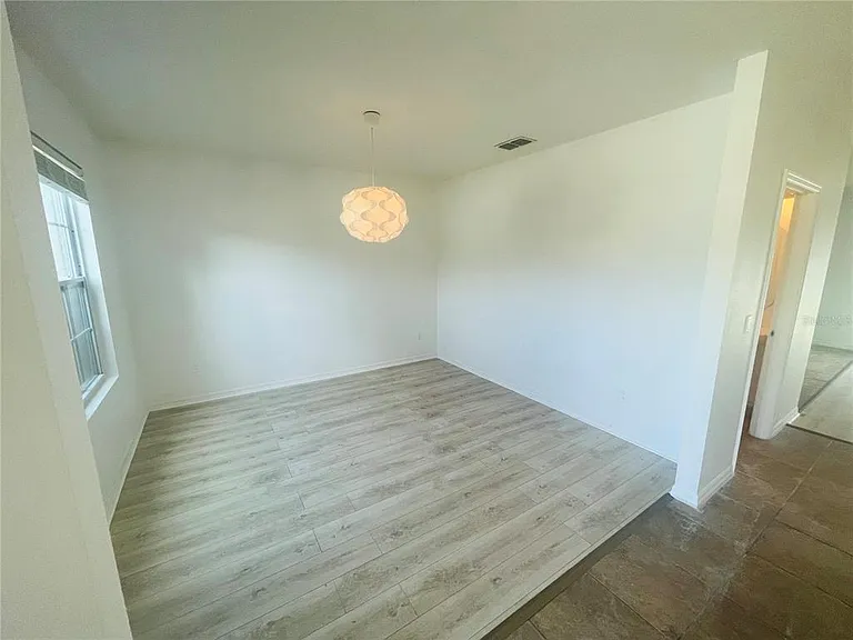 16616 Broadford Ln — Photo 5