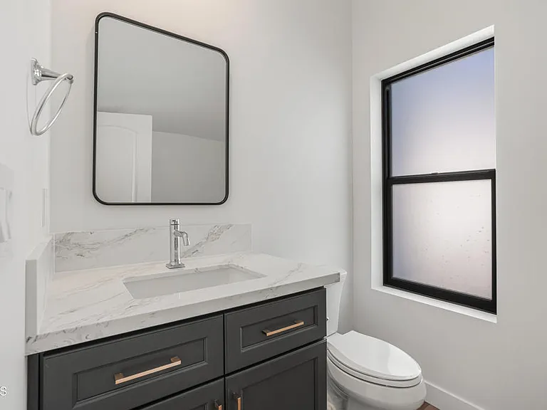 136 N Oakview Dr #103 — Photo 16