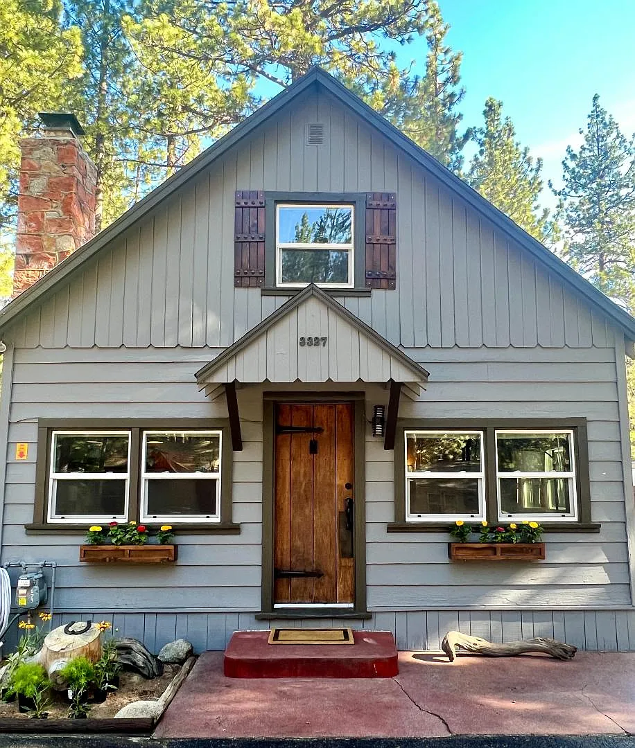 3327 Fir Avenue — Photo 1