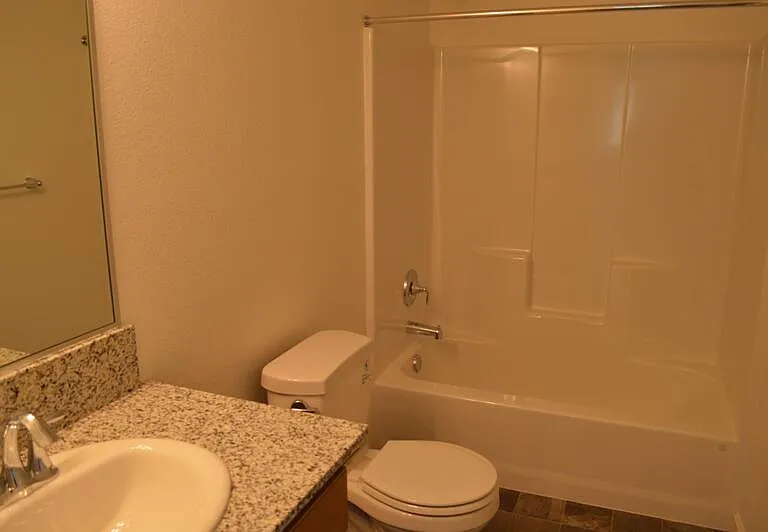 61 Medieval St — Photo 25