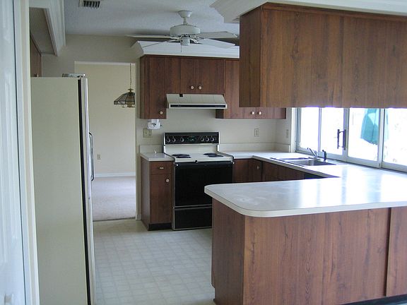 3rd image of 4021 Lake Forest St