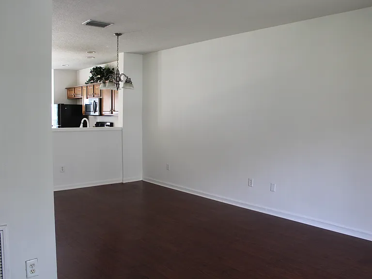 8139 Summerside Cir — Photo 4
