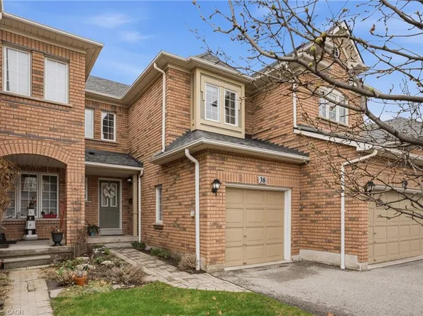 2665 Thomas St #38, Mississauga, ON L5M 6G7
