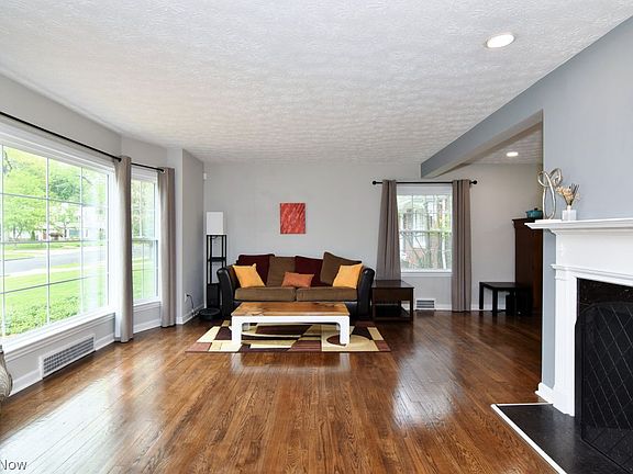 3rd image of 3214 Rumson Rd