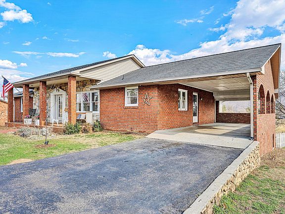 3rd image of 4043 Mockingbird Hill Rd