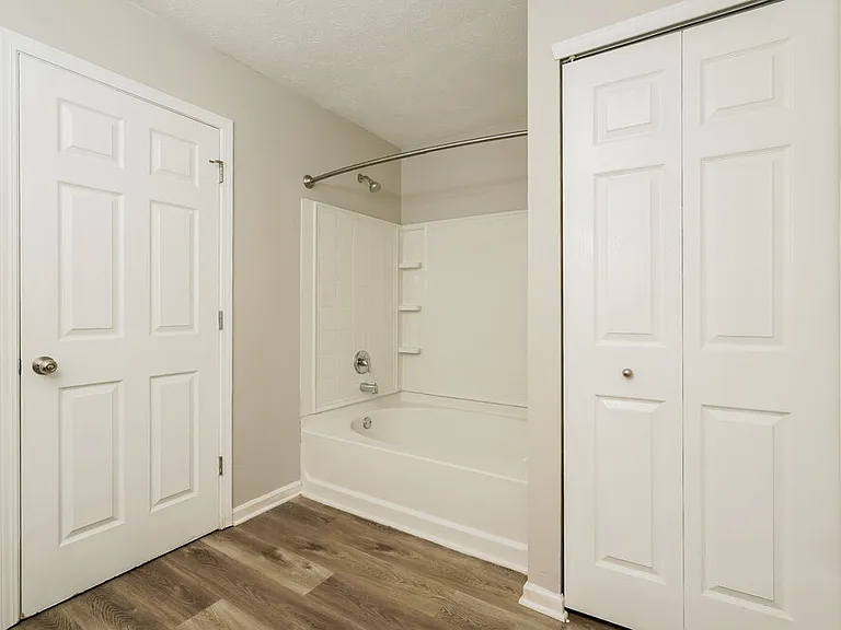 524 Grassy Bend Dr — Photo 13