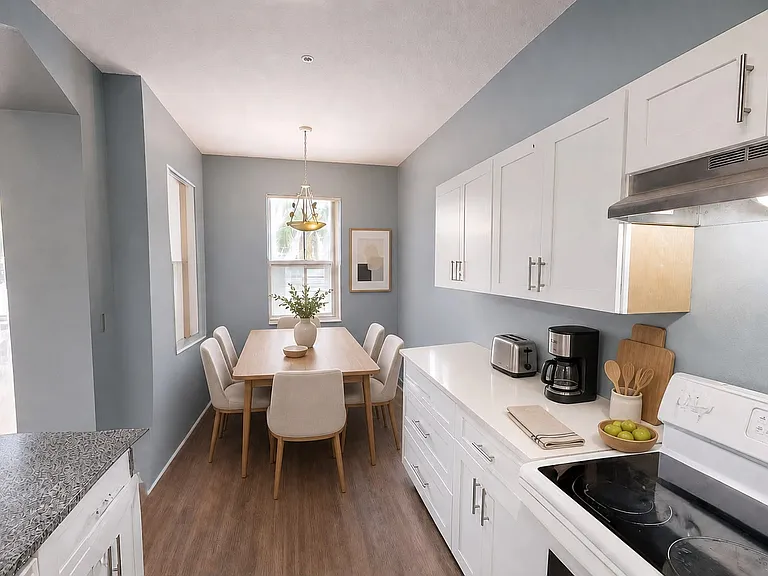 Staged Dining Nook