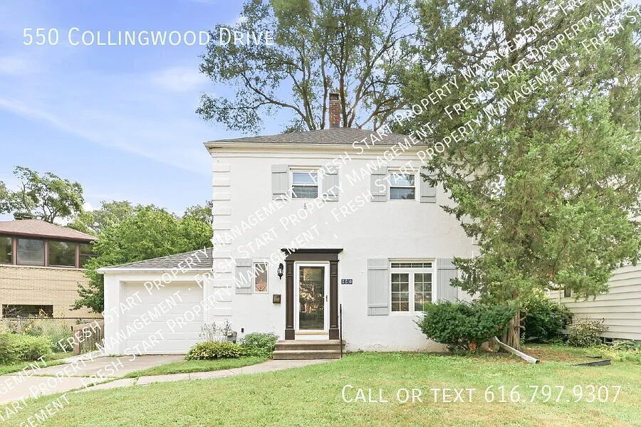 Spacious Living in East Lansing's Heart — Photo 3