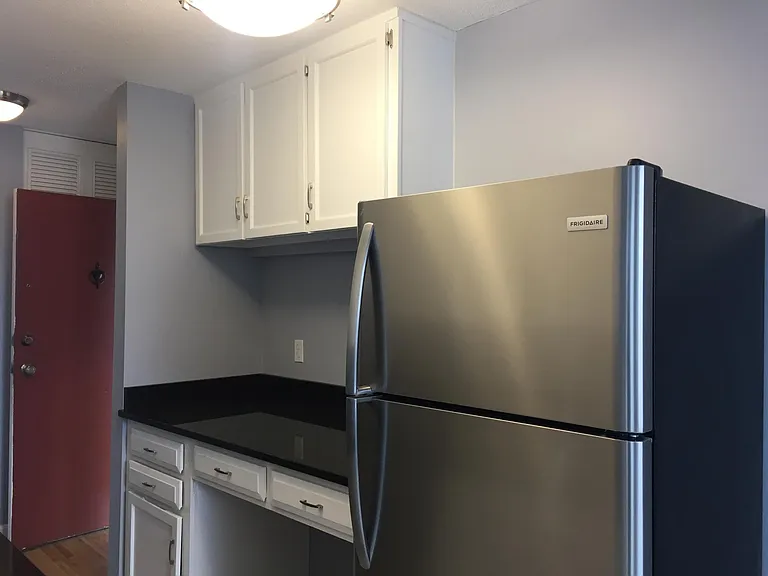 44 Shrewsbury Green Dr #J — Photo 3