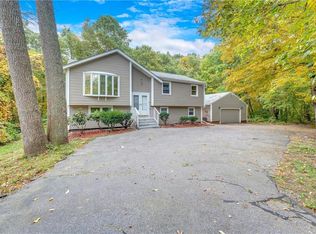 606 Hartford Pike, Scituate, RI 02857