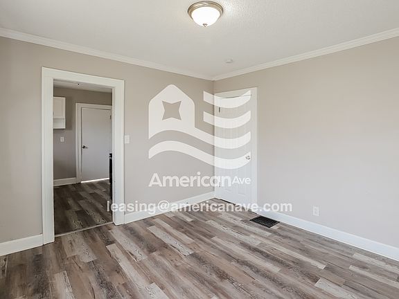 4-Dining Room