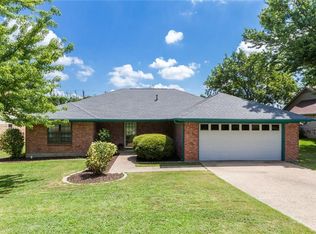 1113 Stonelake Dr, Cleburne, TX 76033