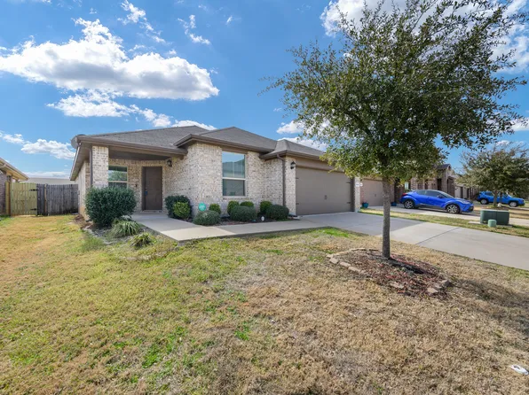 8228 Windsor Forest Dr, Fort Worth, TX 76120
