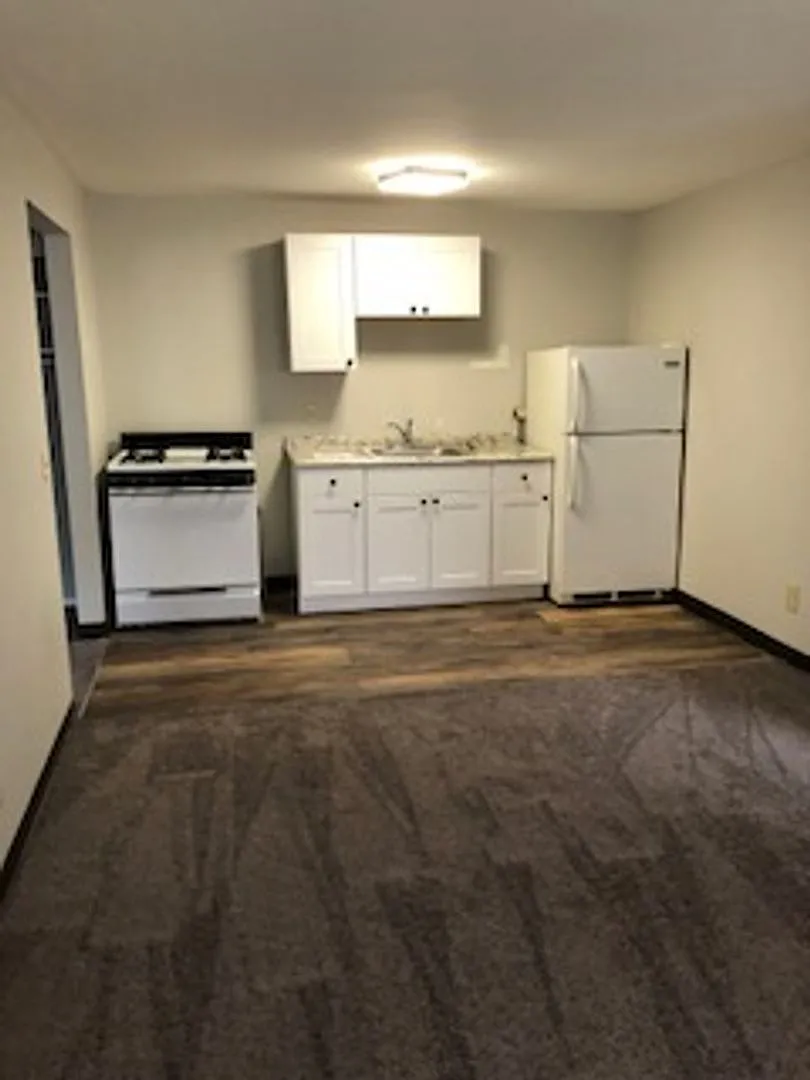 2 Spruce — Photo 3