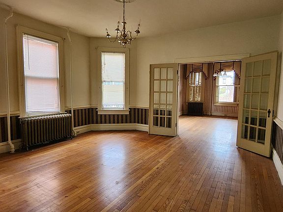 4th image of 120 Holbrook Ave