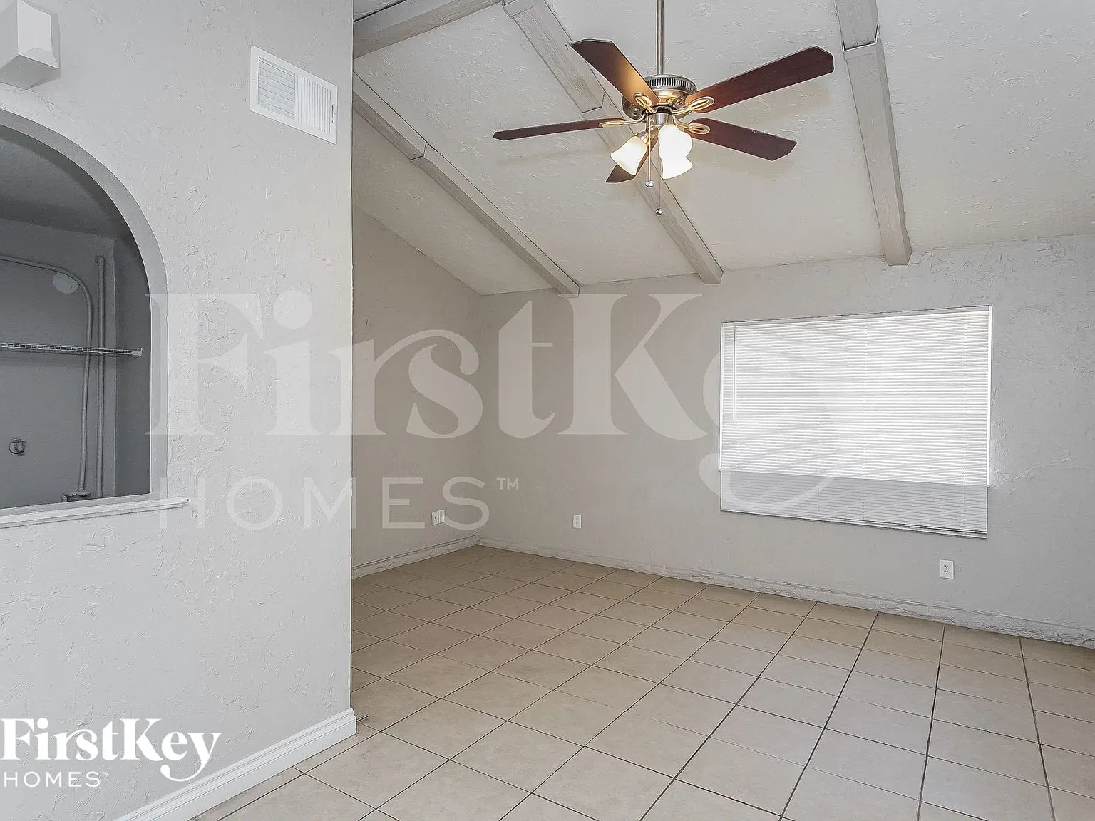 3 bed, 2.0 bath, 1718 sqft, $2,180 — Photo 2