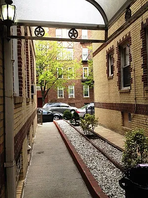 Rented by Prime Realty | media 6