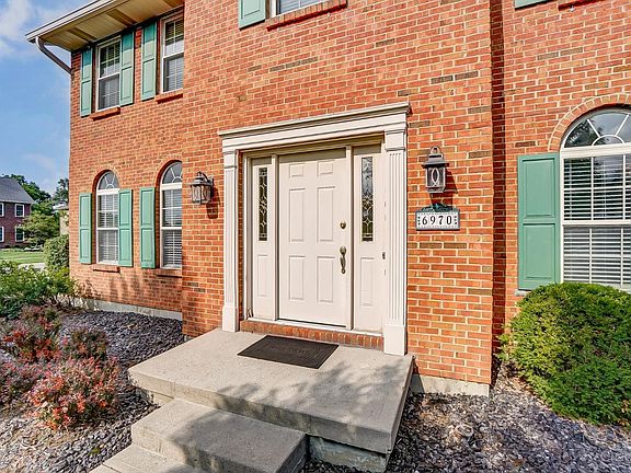 3rd image of 6970 Crown Pointe