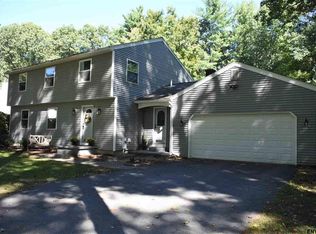 33 Canterbury Rd, Clifton Park, NY 12065