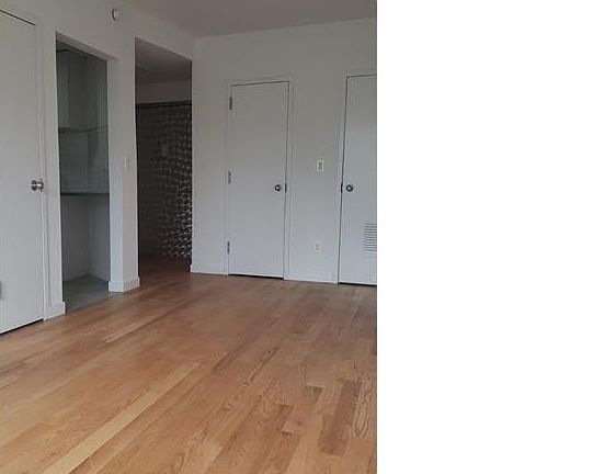 2nd image of 3053 Villa Ave
