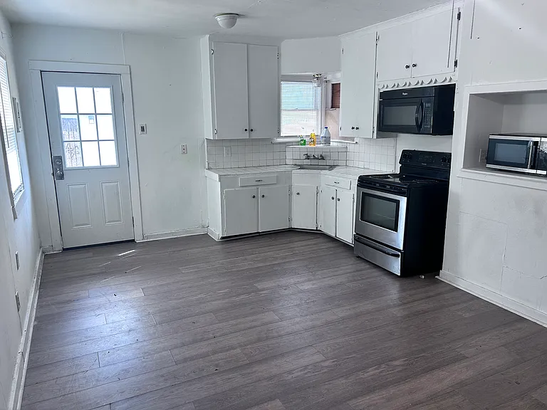 210 W Vanderbilt Dr — Photo 11