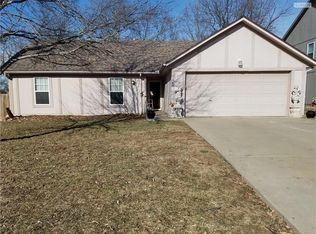 586 W Layton St, Olathe, KS 66061