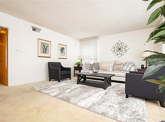 3rd image of 1904 W Gardena Blvd