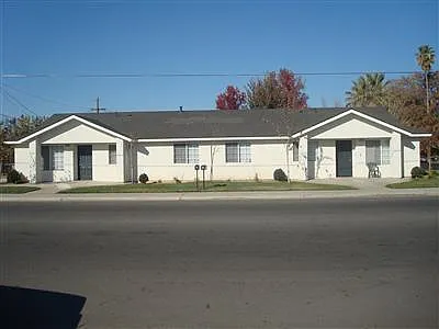 Just Reduced......Ready To Move 3 Bedrooms And 2 Bath, With Big Yard, And A/C Unit — Photo 2
