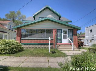 1045 Adams St SE, Grand Rapids, MI