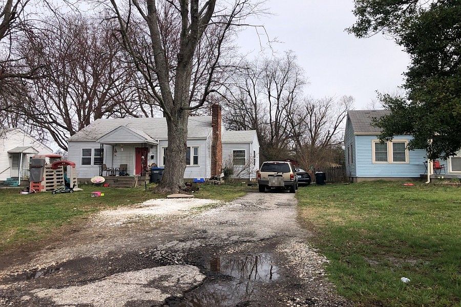 2nd image of 3713 Carol Rd