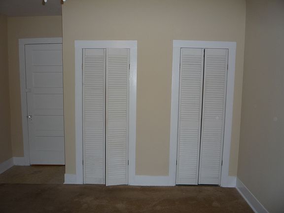 4th image of 455 Lindsey St