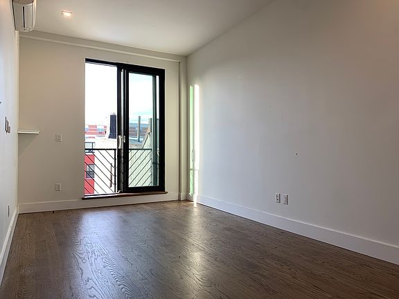 5th image of 185 Troutman St APT 2R