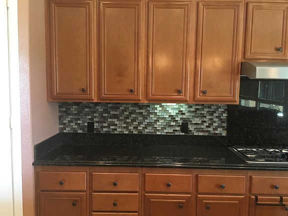 3rd image of 46109 Roadrunner Ln