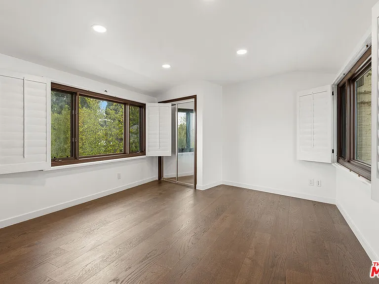 1200 N Doheny Dr — Photo 25